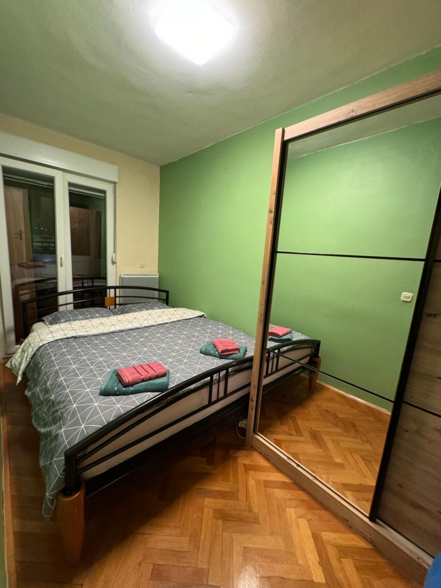 Apartman Sunnyplace โมสตาร์ ภายนอก รูปภาพ